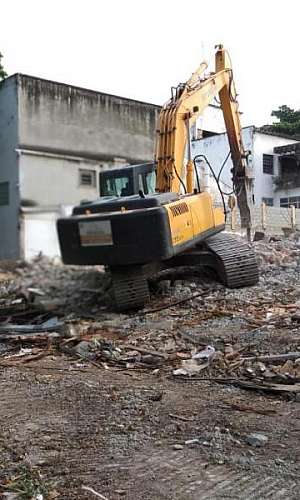 Demolição de concreto armado Demolição de concreto armado